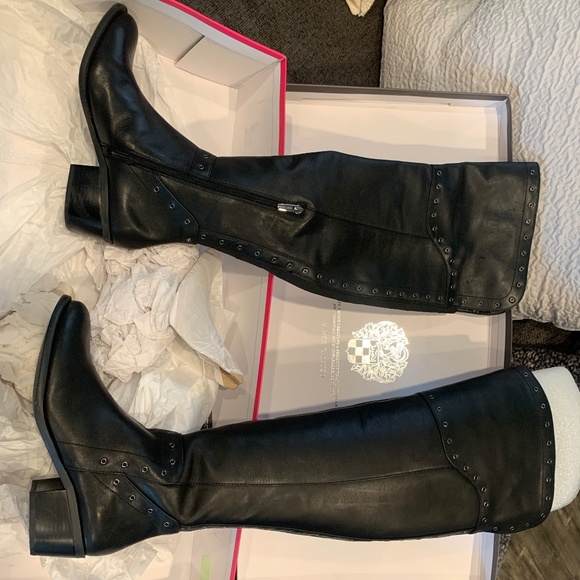 Vince Camuto Boots - Picture 1 of 3